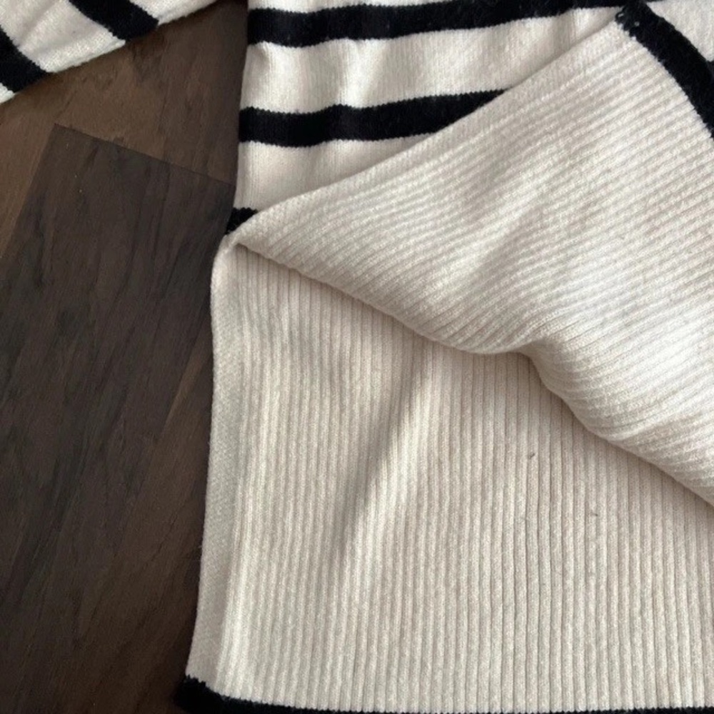 LILLUSORY Striped Boxy Tunic Top Turtleneck Oversized Sweater Crm/Black S M or L - Picture 7 of 10